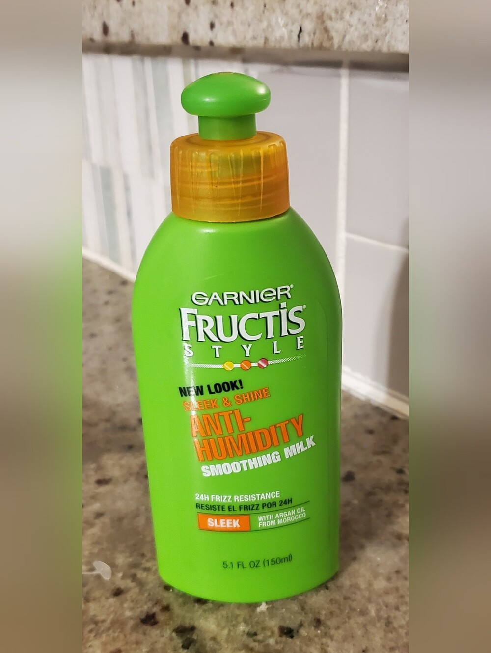 GARNIER FRUCTIS STYLE ANTI-HUMIDITY SMOOTHING MILK. 5.1 FL OZ Each